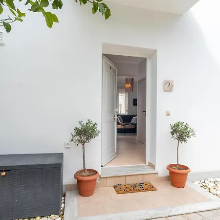 Phoebes Place At Court, 2 Bedroom With A Shared Pool - Fully Refurbished For 2026 Ferienhaus *