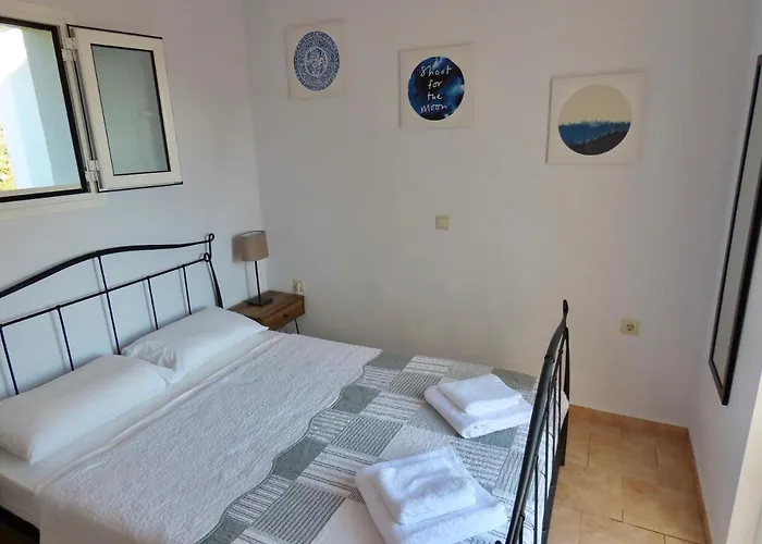 Сasa de vacaciones Phoebes Place At Court, 2 Bedroom With A Shared Pool Kalamákion