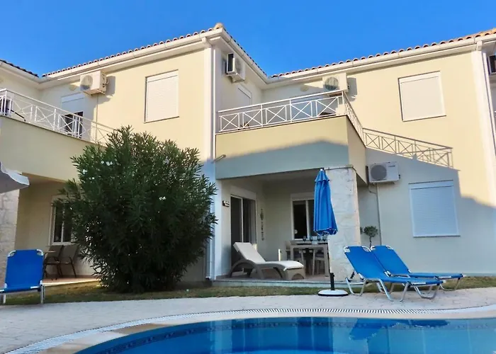 Phoebes Place At Court, 2 Bedroom With A Shared Pool * Kalamákion