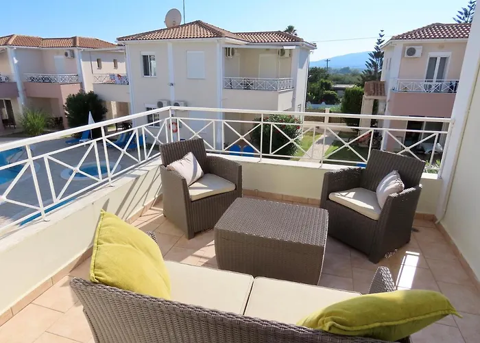 Phoebes Place At Court, 2 Bedroom With A Shared Pool Сasa de vacaciones