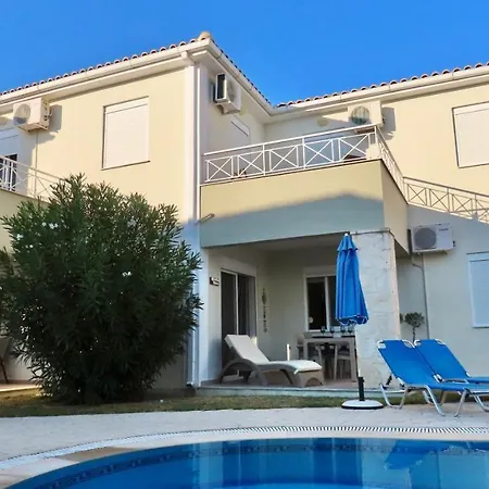 Phoebes Place At Court, 2 Bedroom With A Shared Pool - Fully Refurbished For 2026 * Kalamákion