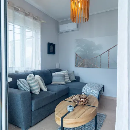 Phoebes Place At Court, 2 Bedroom With A Shared Pool - Fully Refurbished For 2026 度假居