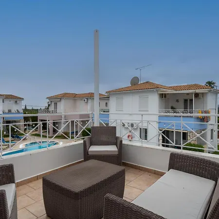 度假居 Phoebes Place At Court, 2 Bedroom With A Shared Pool - Fully Refurbished For 2026