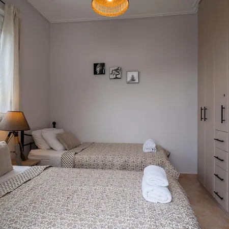 Phoebes Place At Court, 2 Bedroom With A Shared Pool - Fully Refurbished For 2026 度假居 *
