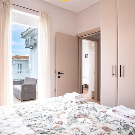 Phoebes Place At Court, 2 Bedroom With A Shared Pool - Fully Refurbished For 2026