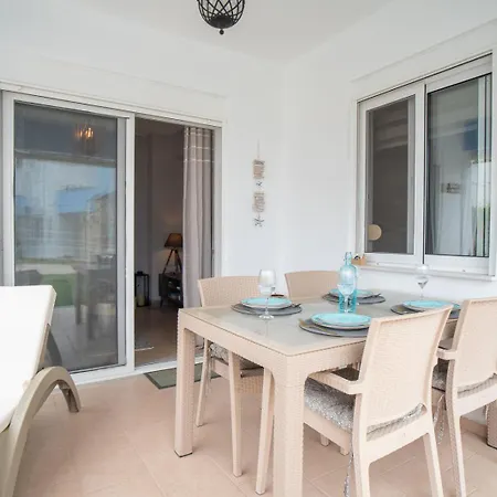 度假居 Phoebes Place At Court, 2 Bedroom With A Shared Pool - Fully Refurbished For 2026