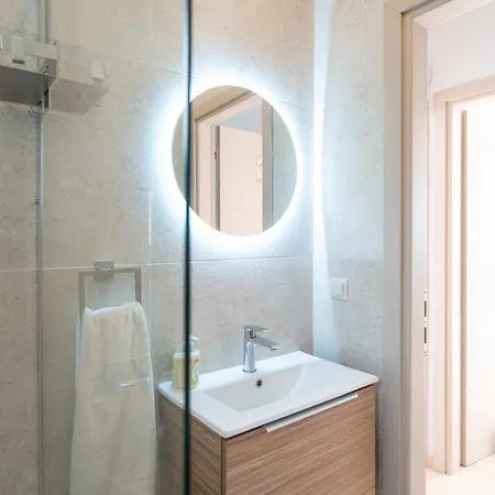 Phoebes Place At Court, 2 Bedroom With A Shared Pool - Fully Refurbished For 2026 度假居