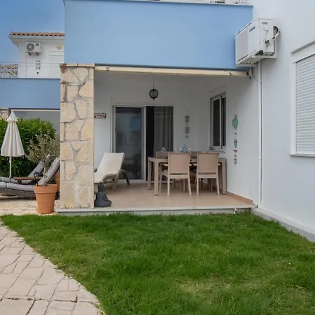 Phoebes Place At Court, 2 Bedroom With A Shared Pool - Fully Refurbished For 2026 度假居 Kalamákion